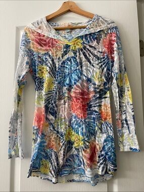Tropical Hawaiian Floral Tunic, size L, Lightweight Rayon Blend, 3/4 Sleeve